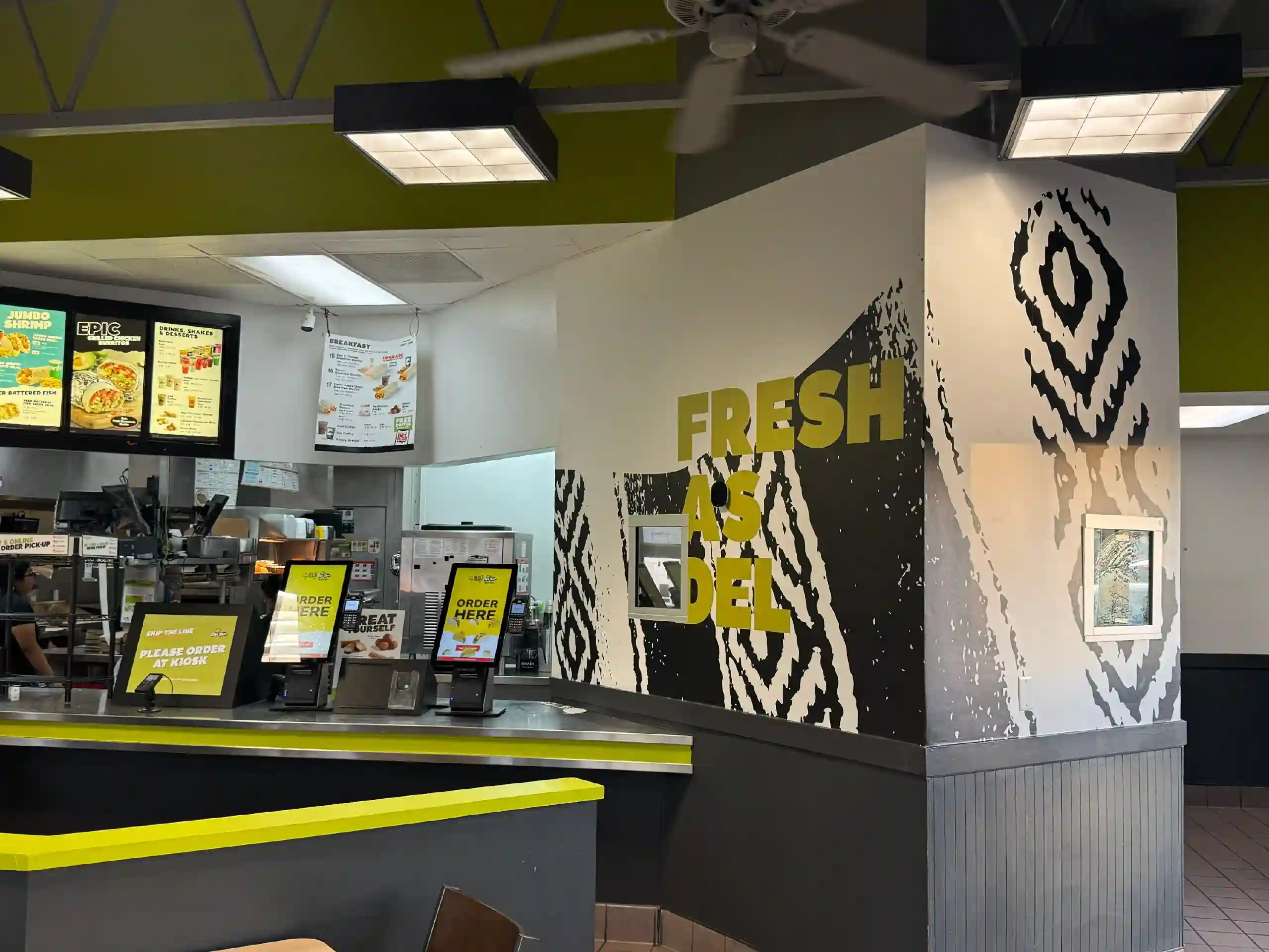 Professional wallpaper installation in Irvine, CA
